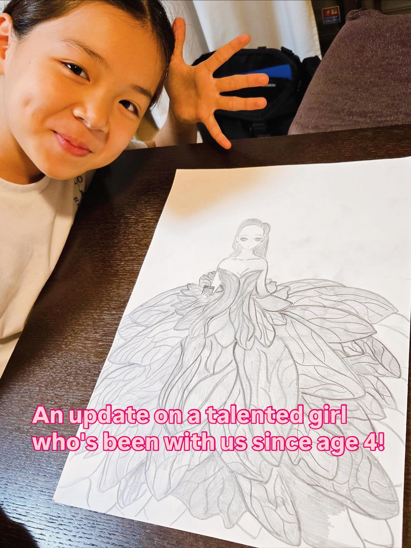 We're so excited to feature this amazing girl today! 🌟
She first joined our school when she was just 4 years old.
Starting in the lower elementary class with her mom, she beautifully absorbed the best qualities from the older girls. She's been carefully building her own unique style ever since.
Today in class, she was passionately working on a piece for the stage, and parallel to that, she created this wonderful sketch!
Will colors be added next? We can't wait to see the final work!🎨
We’re really looking forward to seeing the cool suit set-up on stage!🇫🇮
------------------------------------------------
本日は素敵な女の子を紹介します👧✨
彼女が初めてスクールに来てくれた時は4歳!
その時はママと一緒に小学低学年クラスを受講してくれて
そこから年上のお姉さんたちの良いところを良い形で吸収して
自分のスタイルを大切に築いています✨
今日はクラス内でステージに向けた作品制作に
一生懸命取り組んでいましたが、
それと平行してこんな素敵なスケッチも描いているそうです😊
これから色もついていくのかな?
完成がとても楽しみです!
ステージで、カッコ良いスーツのセットアップが見れること
とても楽しみにしています🎉
@hmnk_30u