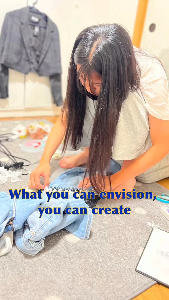 Creativity is something everyone knows is important.

But how do we cultivate it, and how do we apply it?
In the current era of rapid AI evolution, the answer is no longer a matter of abstract discussion.

"What truly valuable 'learning' will serve the future beyond 2026?"

Through dialogue with global experts, we reached one firm realization:
✨✨Creativity is the world's universal language. ✨✨

People naturally gather in creative spaces, and from there, new futures emerge.

Therefore, nurturing the ability "to create for oneself" is akin to gaining the power to steer the course of your own life.

🌍 Our Next Local, Next Global Program (Phase 1), launching in December, focuses not just on skill acquisition, but on helping children blossom with the power to have confidence in their future selves.

We are delighted to hear the excitement for our new program! Please look forward to it.

Expand your own possibilities, by your own hand🫶

--------------------------------------
創造力は大切だと、誰もが知っています。
では、どう育て、どう活かしていけば良いのでしょうか？💐
...という議論に入ると、大人でも抽象的になる方は多いと思います😌

AIが急速に進化する今、

「2026年以降、本当に未来に役立つ『学び』とは何だろう？」

この問いに対し、世界中の専門家たちとの対話を通して、私たちは一つの確かな実感を持ちました。

✨✨クリエイティビティは、世界の共通言語である ✨✨

創造的な場所には自然と人が集まり、そこから新しい未来が生まれていきます。

だからこそ、「自分で創る力」を育てることは、自分の人生の舵を、自分でとる力を得ることに等しいですね😌

🌍 12月開講のNext Local, Next Global プログラム（前期）では、
単なるスキル習得ではなく、子どもたちが“自分のヴィジョンを形にし、未来の自分に自信を持つ”力を花開かせることに焦点を当てています。

キッズ＆ティーズの手で企画するクリエイション展を実現していきます！
皆さん、本当に！！楽しみに待ってて下さいね💛
自分の可能性は、自分の手で広げていきましょう🫶